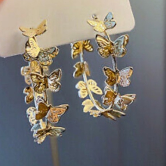 Jewelry - New 18k gold plated butterflies hoop necklace earrings